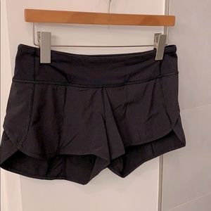 Lululemon mid-rise speed short